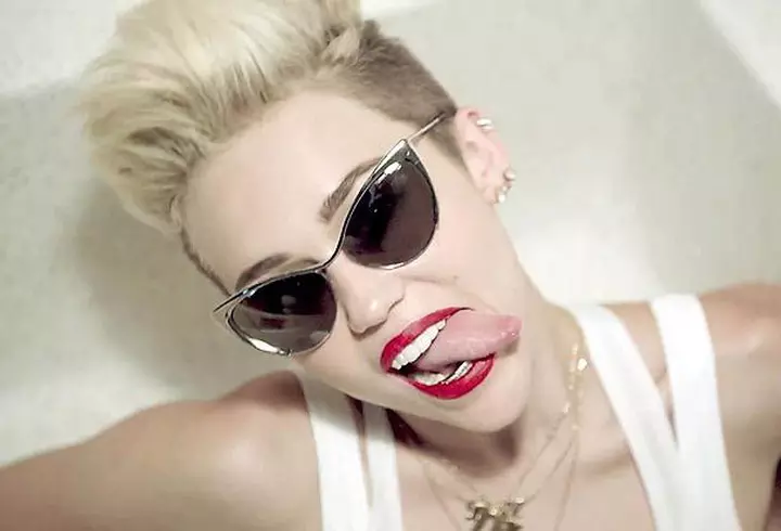 Anca Serea comentează propriile apariții în Revista Viva! - VIDEO