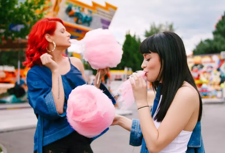 Dovada că Mădălina Ghenea şi Matei Stratan sunt în continuare împreună – “Love is in the air”