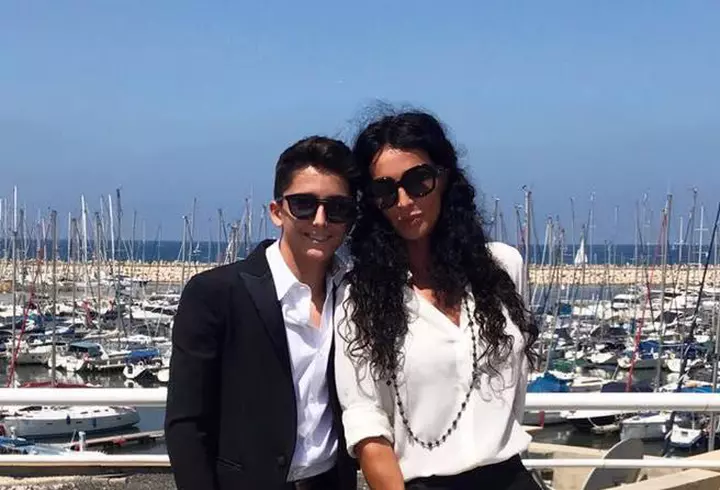 Jennifer Lawrence, prima apariţie oficială pe covorul roşu la Veneţia alături de iubitul cu 21 de ani mai bătrân