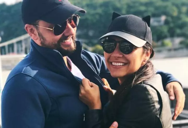 Jennifer Lawrence, prima apariţie oficială pe covorul roşu la Veneţia alături de iubitul cu 21 de ani mai bătrân