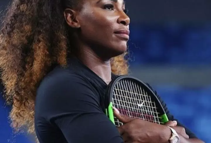 Jennifer Lawrence, prima apariţie oficială pe covorul roşu la Veneţia alături de iubitul cu 21 de ani mai bătrân