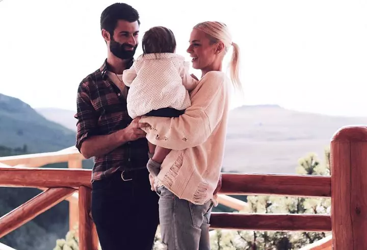 Alina Puşcaş împlineşte 32 de ani! Surpriza de care a avut parte prezentatoarea la miezul nopţii