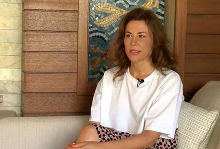 Cara Delevingne a dezvăluit că producătorul Harvey Weinstein, acuzat de hărțuire sexuală, i-a cerut să facă threesome: „Ne-a cerut să ne sărutăm și...”