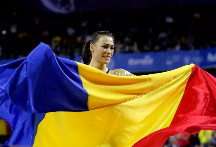 Vedetele își amintesc de prima iubire. Când s-au îndrăgostit prima dată și de cine