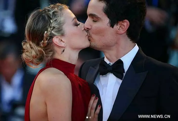 Cara Delevingne a dezvăluit că producătorul Harvey Weinstein, acuzat de hărțuire sexuală, i-a cerut să facă threesome: „Ne-a cerut să ne sărutăm și...”