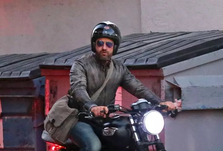 Ce ascunde Anamaria Prodan în geantă