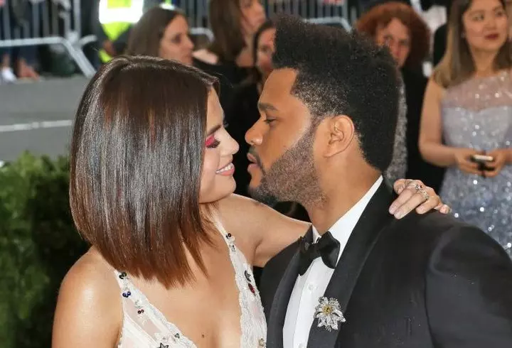 Alina Puşcaş împlineşte 32 de ani! Surpriza de care a avut parte prezentatoarea la miezul nopţii