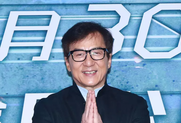 Cara Delevingne a dezvăluit că producătorul Harvey Weinstein, acuzat de hărțuire sexuală, i-a cerut să facă threesome: „Ne-a cerut să ne sărutăm și...”