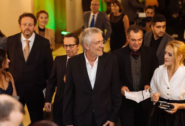 Vedetele își amintesc de prima iubire. Când s-au îndrăgostit prima dată și de cine