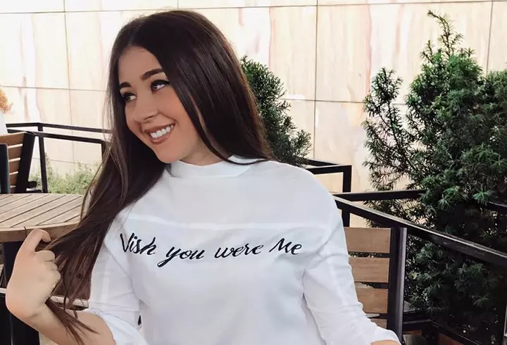 Cara Delevingne a dezvăluit că producătorul Harvey Weinstein, acuzat de hărțuire sexuală, i-a cerut să facă threesome: „Ne-a cerut să ne sărutăm și...”