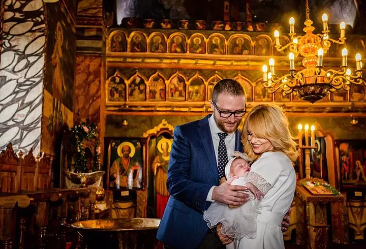 Alina Puşcaş împlineşte 32 de ani! Surpriza de care a avut parte prezentatoarea la miezul nopţii