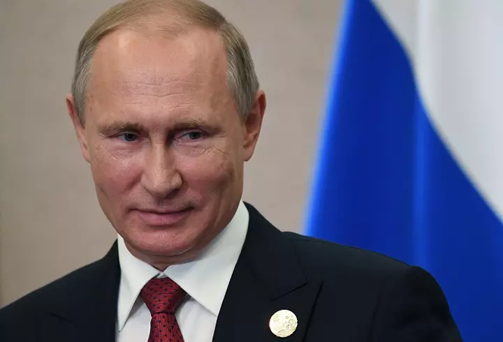 Cara Delevingne a dezvăluit că producătorul Harvey Weinstein, acuzat de hărțuire sexuală, i-a cerut să facă threesome: „Ne-a cerut să ne sărutăm și...”