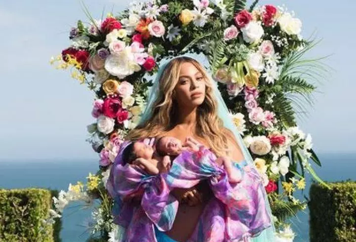 Kim Kardashian a dat marea veste! Ce sex va avea cel de-al treilea copil