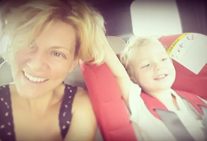 Motivul pentru care Delia îşi ascunde părul natural în spatele perucilor! S-a ferit să o spună până acum