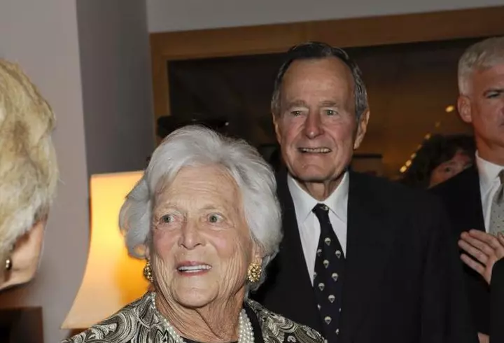 Adina Alberts, chirurg estetician: operația de care Hillary Clinton are nevoie urgent