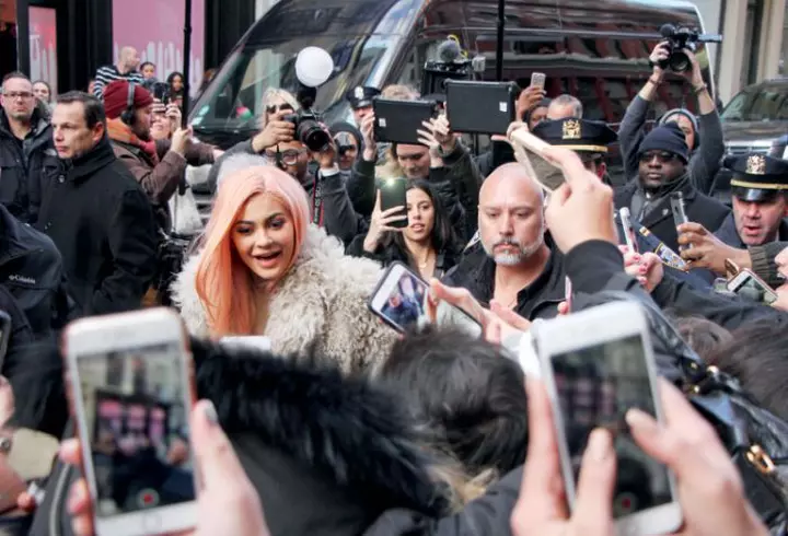 Ce ţinute au purtat vedetele la Gala "Baby2baby" de la Hollywood