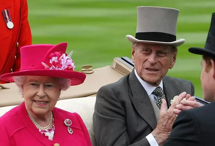 Motivul pentru care Delia îşi ascunde părul natural în spatele perucilor! S-a ferit să o spună până acum