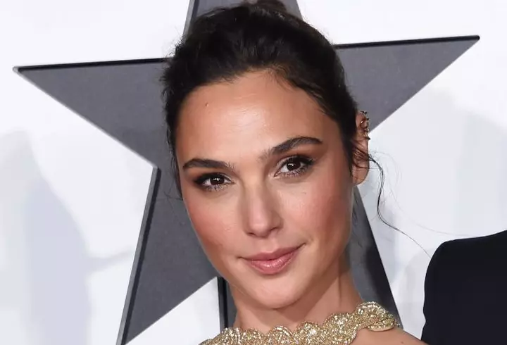 (P) 3 produse cosmetice românești cu care poți preveni îmbătrânirea