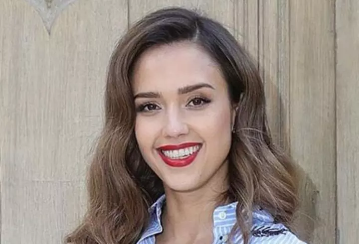 Cadouri utile de Crăciun: seturi cu parfum și cremă de corp