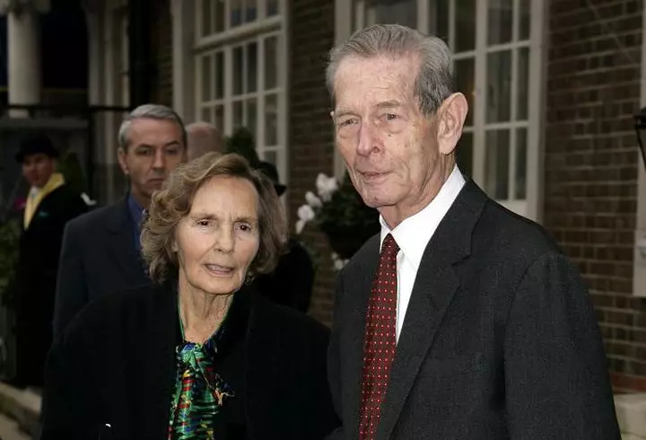 Adina Alberts, chirurg estetician: operația de care Hillary Clinton are nevoie urgent