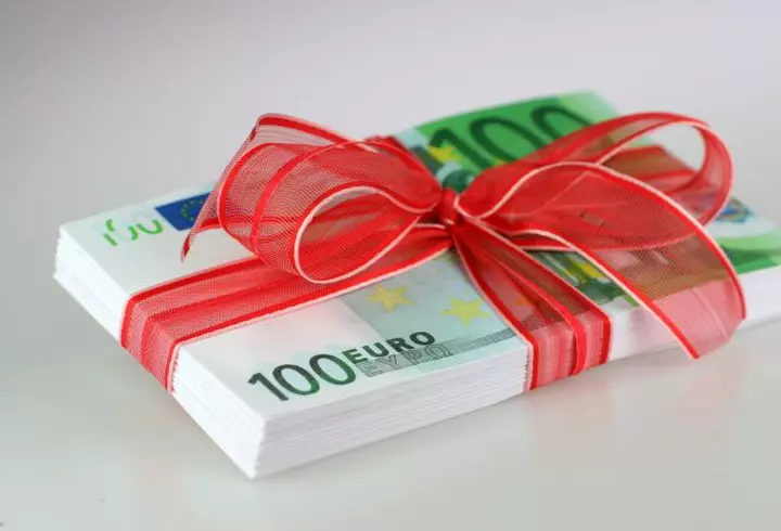 (P) Ghid de nuntă: Ce trebuie să faci pentru a fi o nașă de invidiat