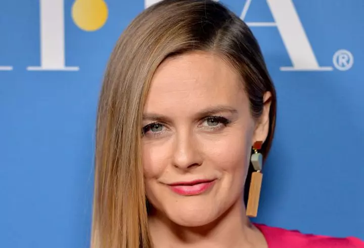 Pudra bronzantă: cea mai simplă metodă de aplicare