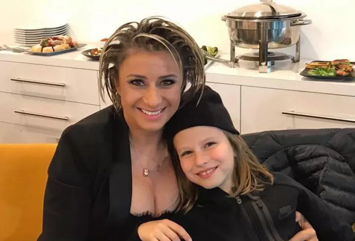 Ce amintiri au vedetele de la începuturile în muzică - EXCLUSIV