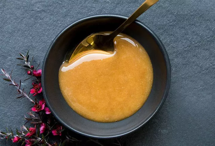 Pudra bronzantă: cea mai simplă metodă de aplicare