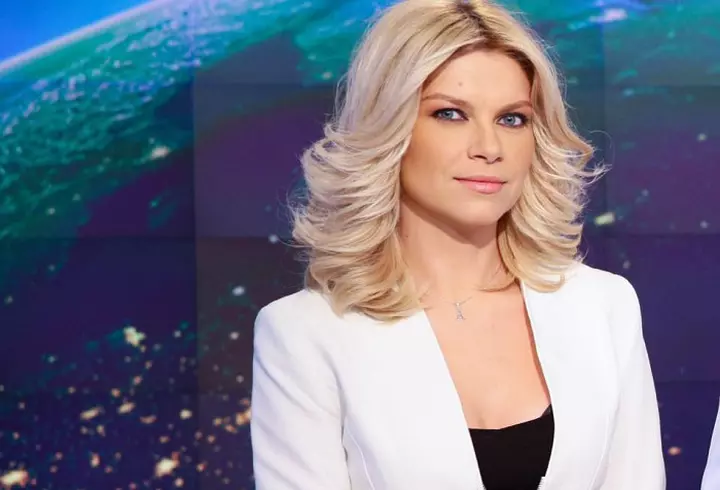 Kim Kardashian „lovește” din nou! Vedeta a pozat full topless!