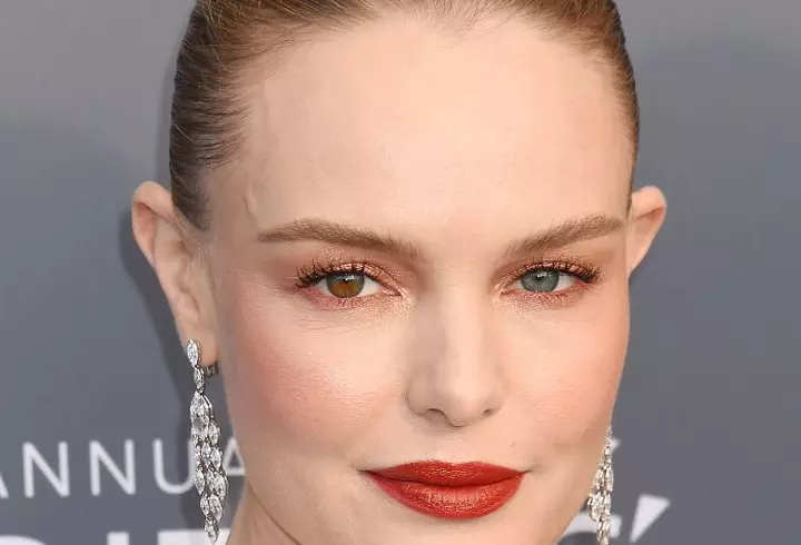 Pudra bronzantă: cea mai simplă metodă de aplicare