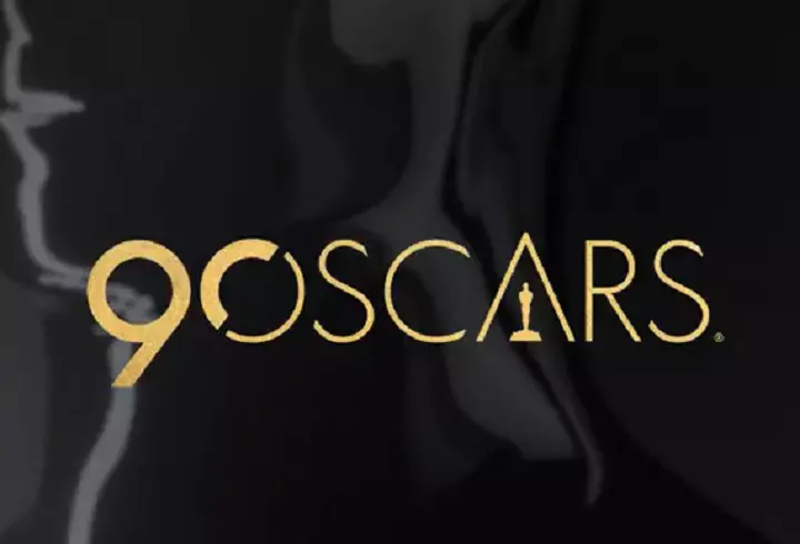 E considerată cea mai frumoasă româncă, dar uite cum arăta înainte! O recunoști?