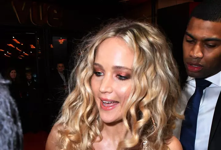 Elena Băsescu a plecat din țară împreună cu iubitul, după ce s-a aflat că e însărcinată