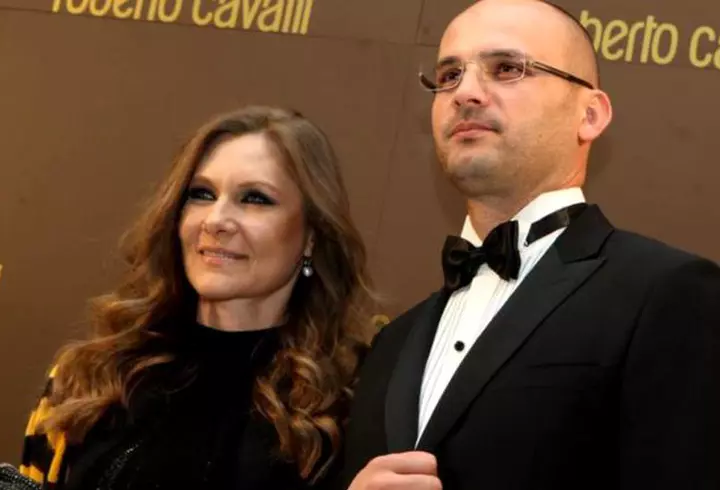 Elena Băsescu a plecat din țară împreună cu iubitul, după ce s-a aflat că e însărcinată