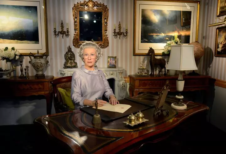 Elena Băsescu a plecat din țară împreună cu iubitul, după ce s-a aflat că e însărcinată