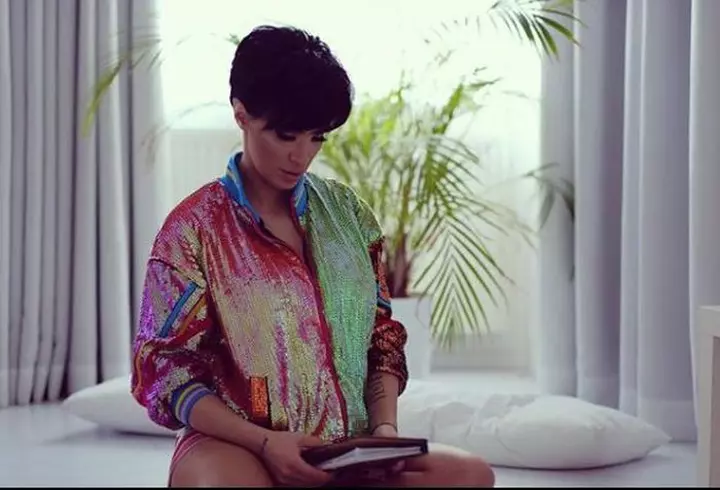 Ce culoare de păr se poartă primavara aceasta şi cum să faci suviţe perfecte