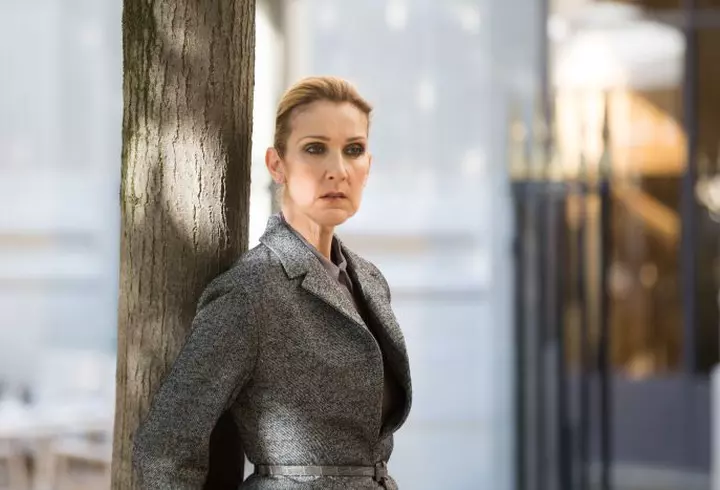 Ce culoare de păr se poartă primavara aceasta şi cum să faci suviţe perfecte