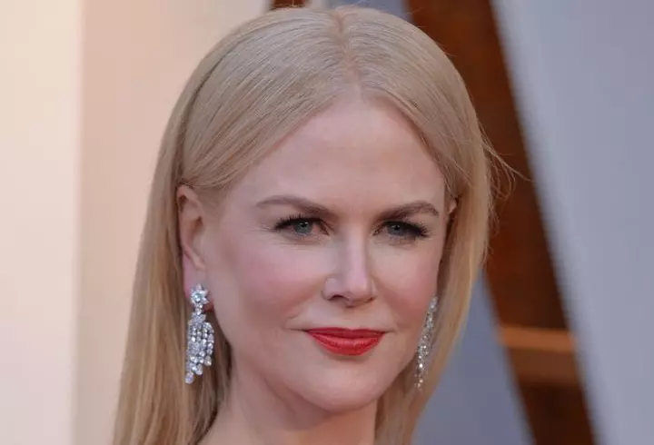 Monica Bârlădeanu, despre viaţa înainte de celebritate: "Provin dintr-o familie religioasă. M-aş fi măritat cu preotul satului!"