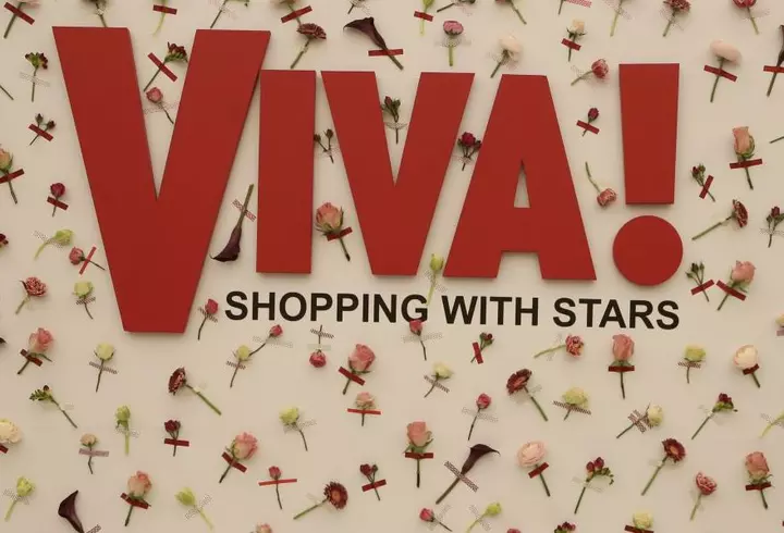 8 ani de relaţie şi 5 copii n-au stins pasiunea în cuplul Anca Serea - Adi Sînă