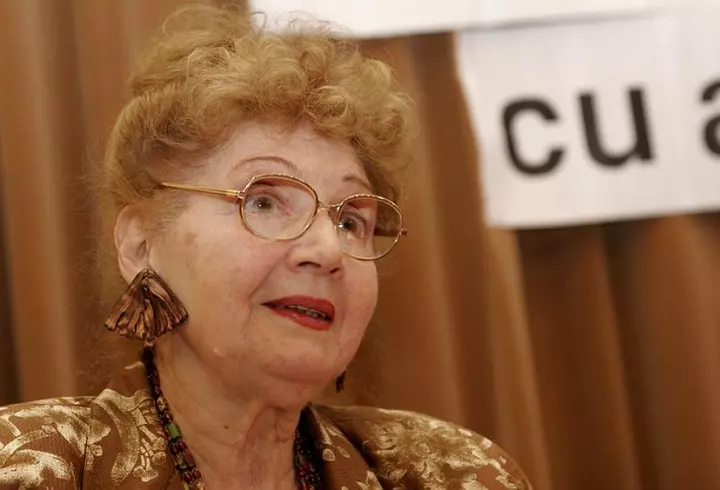 Vineri 13, ceasul rău, pisica neagră... Vedetele și superstițiile lor