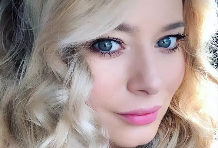 Ea este Maye Musk, mama celebrului Elon, care, la 70 de ani, face modelling la fel de bine ca fiul său afaceri