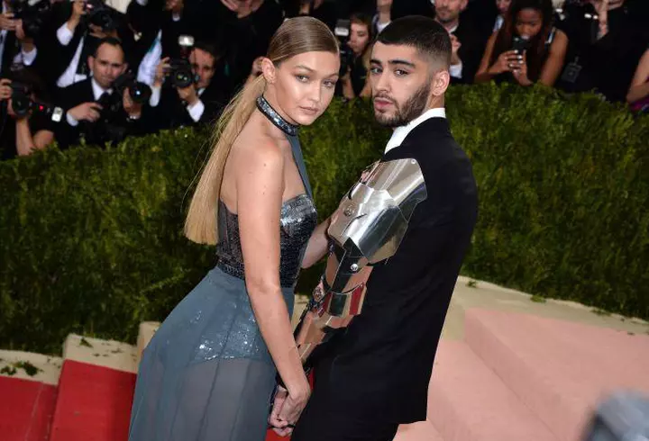 Ea este Maye Musk, mama celebrului Elon, care, la 70 de ani, face modelling la fel de bine ca fiul său afaceri