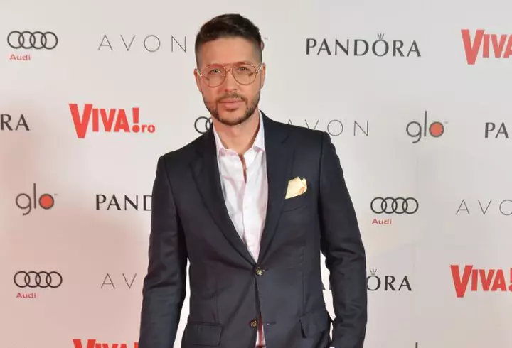 Ruxi, ținută mega excentrică la petrecerea VIVA! Outfitul ei a atras toate privirile