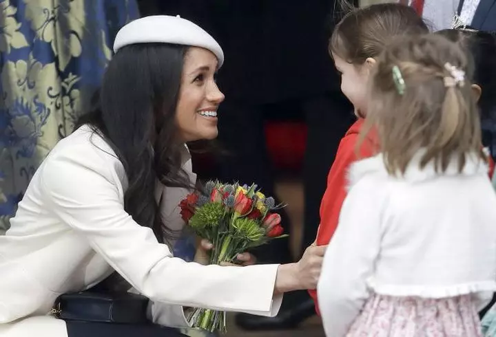 Au apărut primele fotografii oficiale cu Prințul Harry și Meghan Markle
