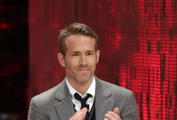 Ariana Grande, schimbare de look spectaculoasă. Artista e de nerecunoscut!