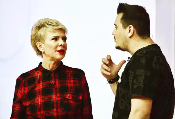 Celebrități care au copii cu adolescente sub vârsta majoratului. Unele le-au devenit soții