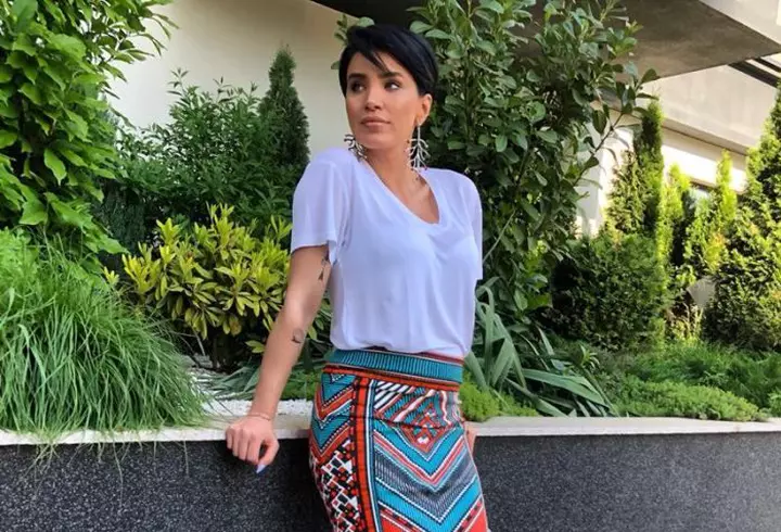 Oana Roman, despre relaţia cu Petre Roman: "Mă bătea cu cureaua de-mi suna apa în cap!"