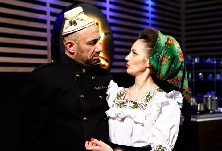 Ea este Maye Musk, mama celebrului Elon, care, la 70 de ani, face modelling la fel de bine ca fiul său afaceri