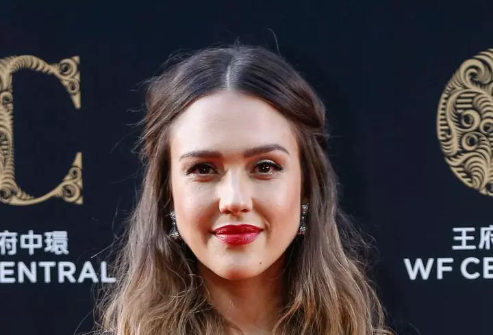 Ce greșeală să eviți când aplici pudra bronzantă