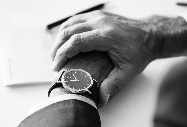 Ce greșeală să eviți când aplici pudra bronzantă