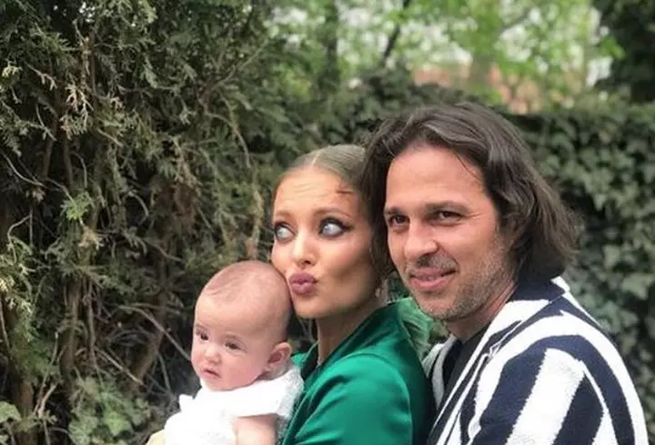 Părinții o susțin necondiționat pe Nicole Cherry. Cum a trecut artista peste despărțirea de iubit